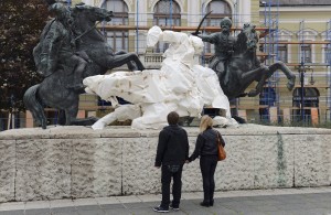 Becsomagolták a számûzetésre szánt "végvári vitézeket" E